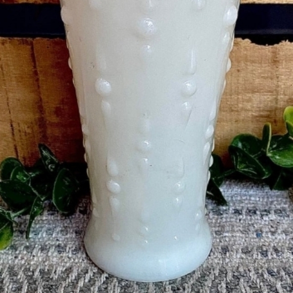 VINTAGE MILK GLASS VASE - Picture 3 of 10